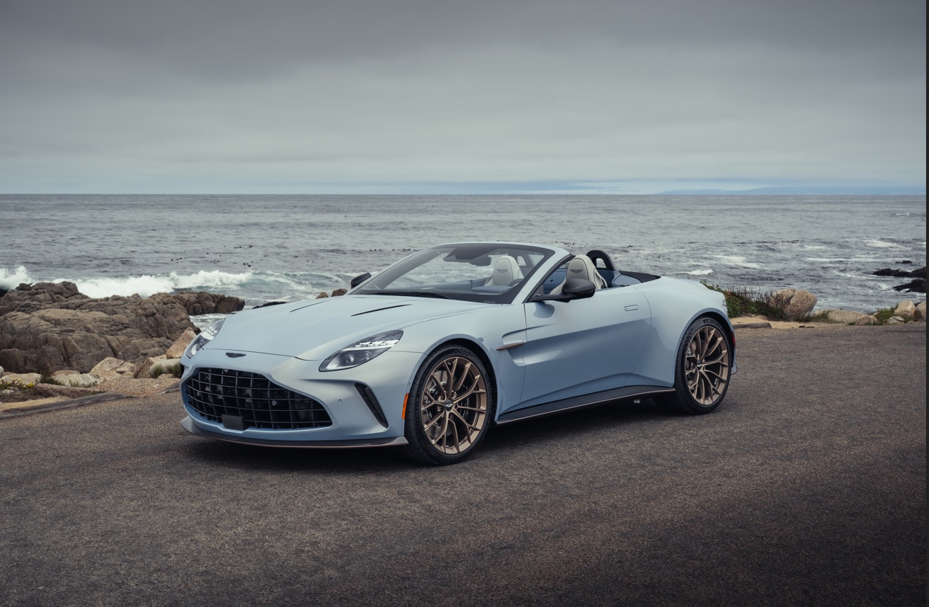 Aston-Martin-Thrillseeker-Collection_Vantage-Roadster_1-LUXUO