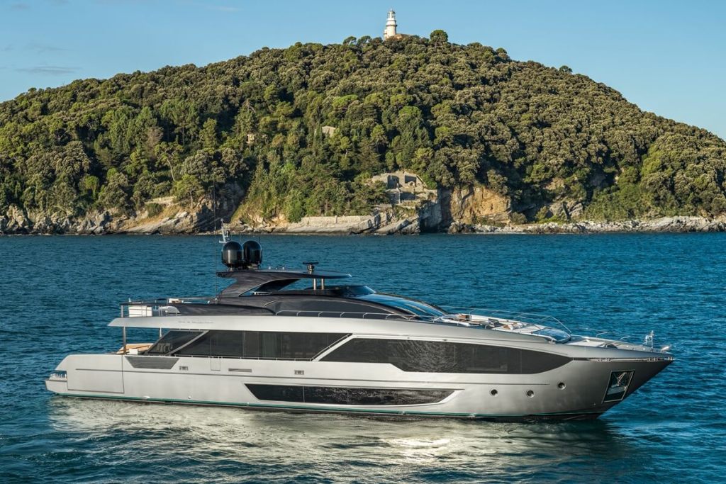 Riva, 112’ Dolcevita Super, 110’ Dolcevita, La Spezia, Ferretti Group, Cannes Yachting Festival