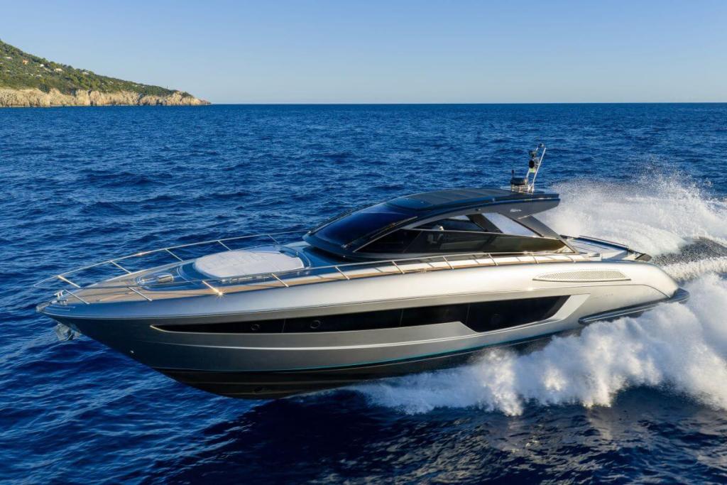 Motoryacht, open yacht, day cruiser, Riva, Officina Italiana Design