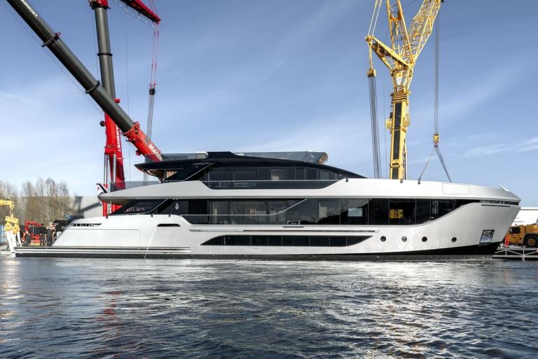 Van der Valk, Shine, Dutch, Project Evo, Waalwijk, Netherlands, Cristiano Gatto Design, Cristiano Gatto, Palm Beach International Boat Show, Ginton Naval Architects, Jaron Ginton, Diana Yacht Design, Yoeri Bijker, Project Zen