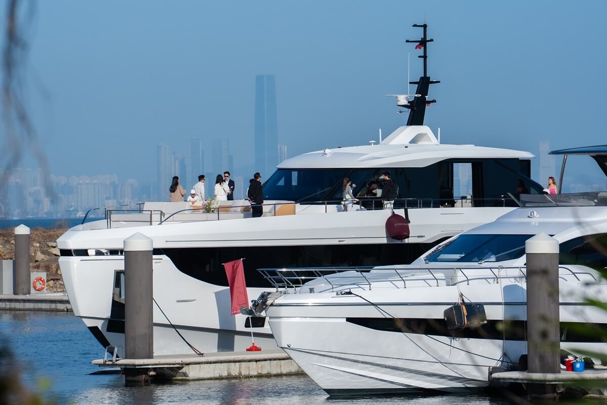 Asia, debut, Azimut, Hong Kong, Rendezvous, Marine Italia Asia, superyachts, Grande 30M, Magellano 30M, Magellano 60, Fly 78, Fly 62, SPS Global, Pagani, Utopia Roadster, Apollo, IE, Garmin, Amante, Jad Zakkak Migliorini, Paul Grange