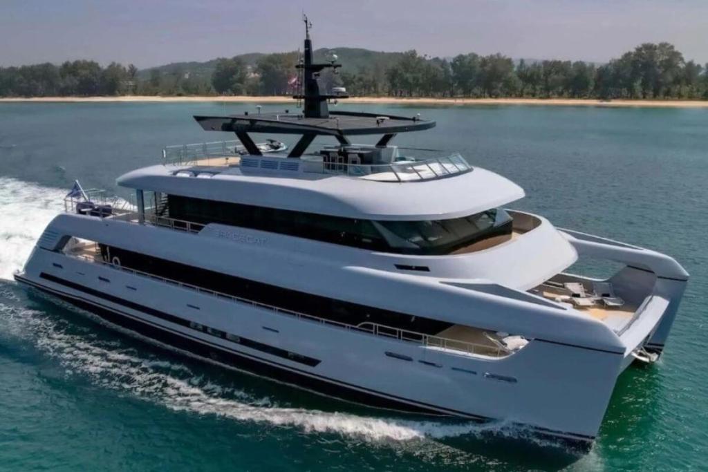 SpaceCat, SilverYachts, powercat, catamaran, China, Australia, Espen Øino, Thailand, The White Lotus, Camper & Nicholsons, Burgess, Sales Broker, Della Pearce
