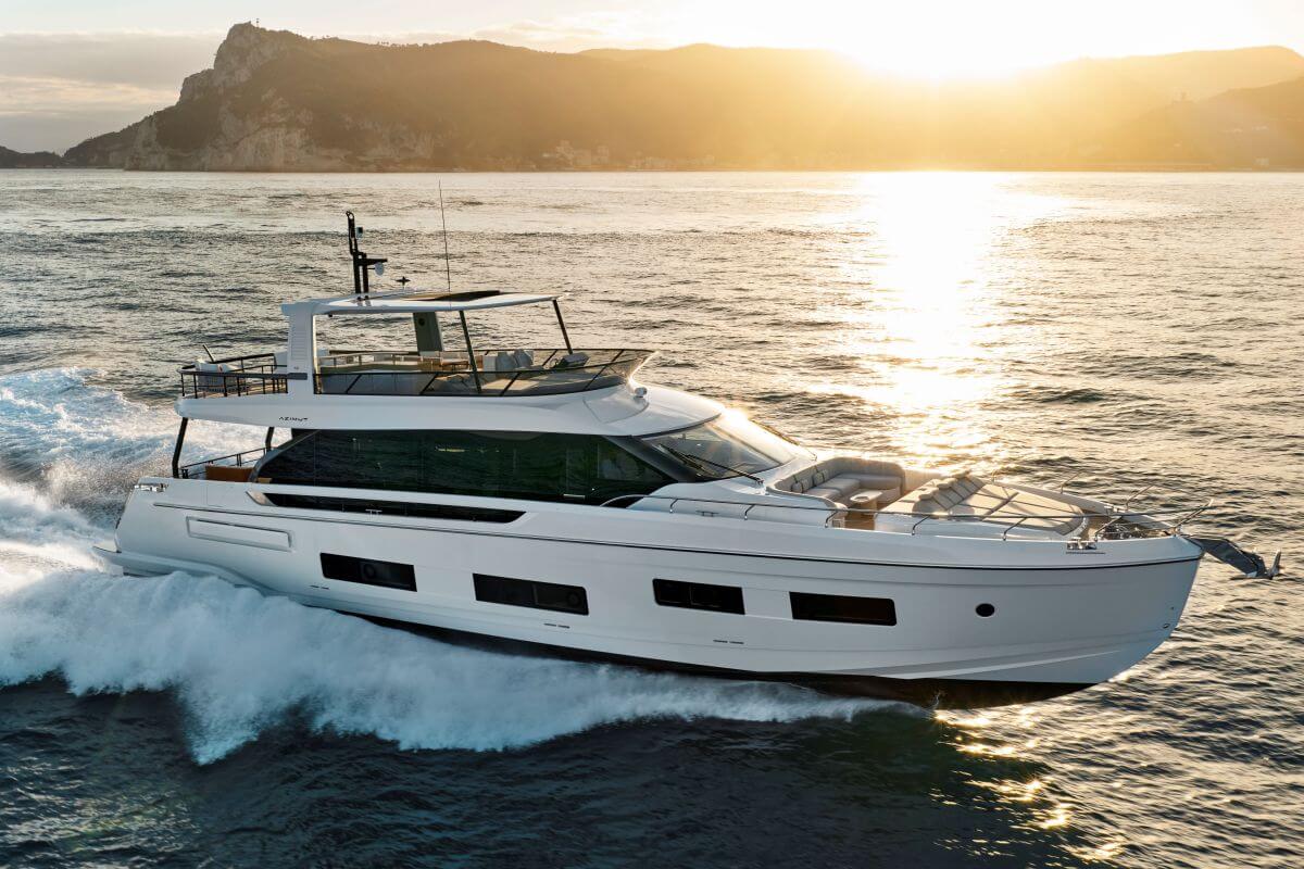 Review-Azimut-Fly-82