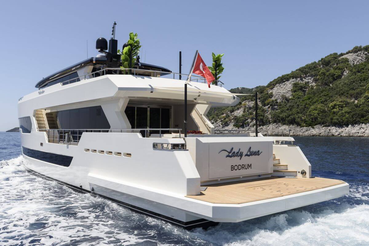 Phoenix Yacht Management, Lady Luna, Marti Yachts, Ian Harris, Yousuf Al Hashimi, Alex Kaev, Ira Petromanolaki, Italstyle, World Superyacht Awards