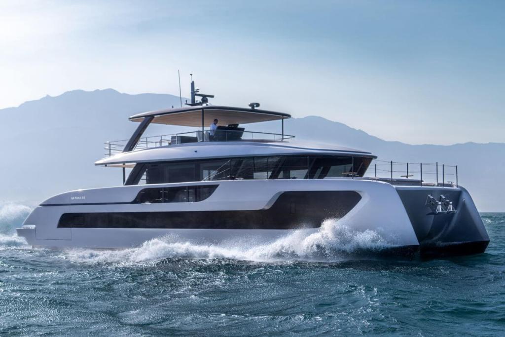 Sunreef, Ultima 88, Singapore Yachting Festival, Francis Lapp, Yvan Eymieu, Global Commercial Director, Carlos Alcaraz, Ocean Lounge