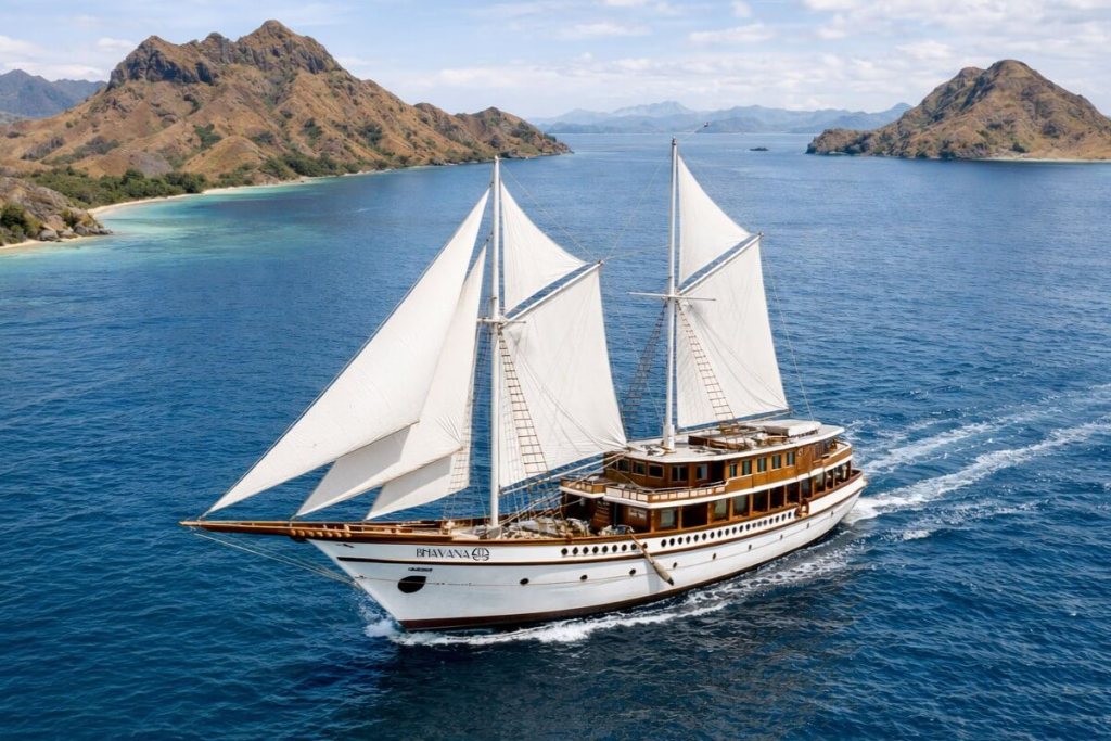 Sailing yacht, superyacht, charter yacht, Phinisi, Bhavana, Indonesia, Camper & Nicholsons, dive charter