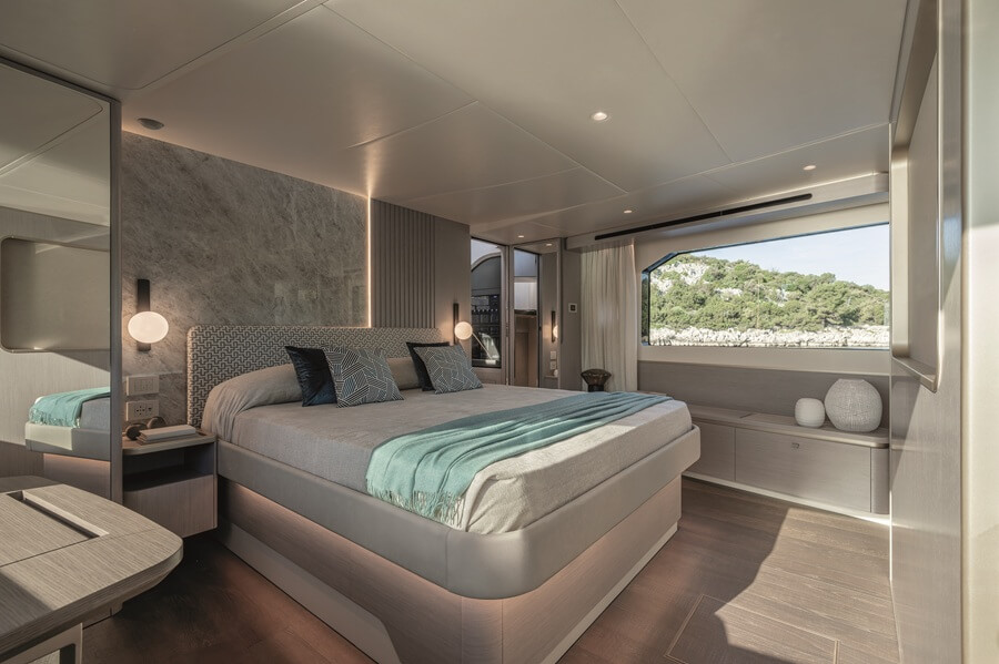 Absolute, yacht, yachts, Italy, 70 Fly, Cannes Yachting Festival, 52 Fly, 56 Fly, 60 Fly