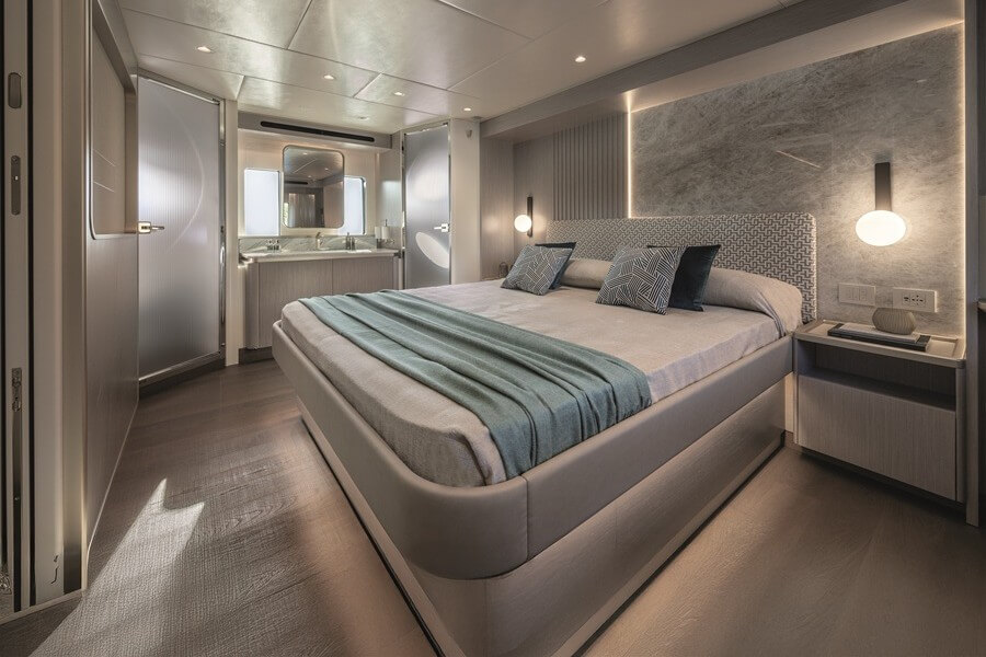 Absolute, yacht, yachts, Italy, 70 Fly, Cannes Yachting Festival, 52 Fly, 56 Fly, 60 Fly