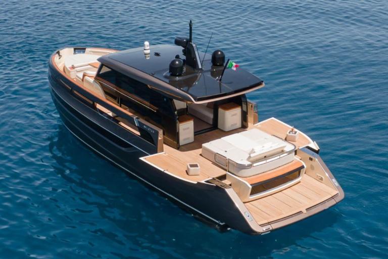 Invictus Yachts, ST550, Deep Horizon, Cannes Yachting Festival, Atelier Invictus, Fabio Rotella, TT460, TT420, GT320, TT460 Shell Edition